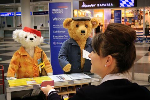 Steiff - Tuan dan Nyonya Bair pada saat kedatangan Heathrow