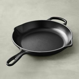 Le Creuset 12 "Wajan Tanda Tangan Besi Cor