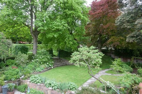 Pagoda House garden, Savill