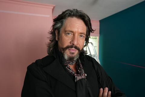 ruang ganti, ep1 swansea laurence llewelyn bowen