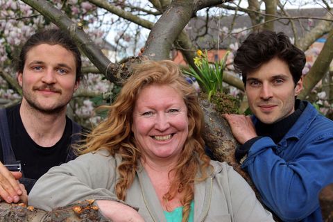 Garden Rescue - seri dua - Charlie Dimmock, David Rich, Harry Rich - saudara-saudara Kaya