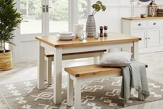 Meja Makan Compton Ivory dan Bench Set