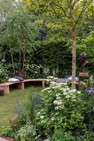 rhs taman refleksi dan perayaan kerajaan yang dirancang oleh dave green feature garden rhs chelsea flower show 2023 stand no 111