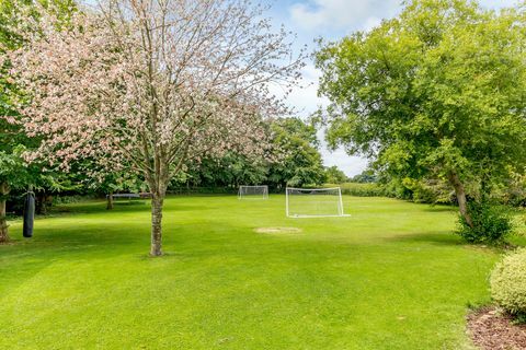 rumah pedesaan yang indah untuk dijual di wiltshire