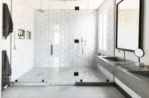 desain kamar mandi oleh maegan blau