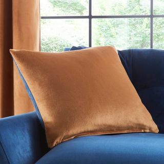 Bantal Velour Angkatan Laut dan Butterscotch yang dapat dibalik