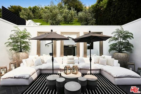 rumah beverly hills rihanna sekarang tersedia untuk disewa, seharga $80.000 sebulan