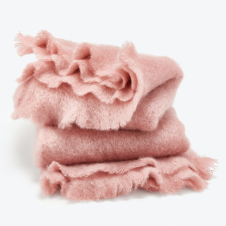 Peony Pink Mohair Lempar