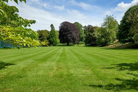 rumah pedesaan robbie williams, rumah compton bassett, dijual di wiltshire