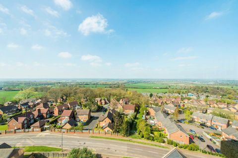 Flat 6, Shenley Tower - Savills - views