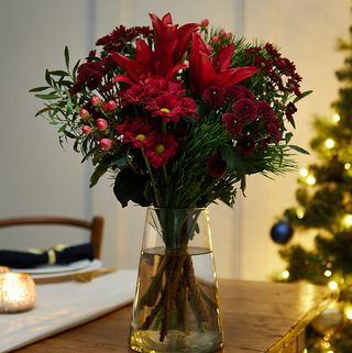 Ready To Arrange Perfect Christmas Bouquet (Pengiriman mulai 18 November 2021)