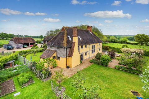 Sebuah pondok terdaftar Grade II yang indah, Froggats Cottage, di Surrey, yang telah tampil di episode baru-baru ini dari Escape to the Country BBC, sekarang di pasaran dengan harga 1,6 juta poundsterling. 