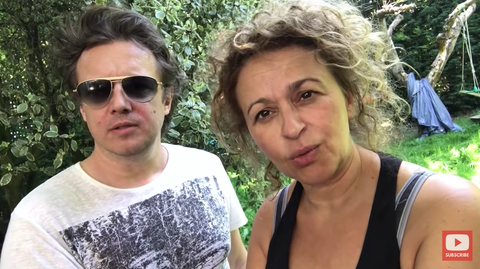 Nadia Sawalha dan suaminya Mark Adderley - garden sos vlog - diary video YouTube