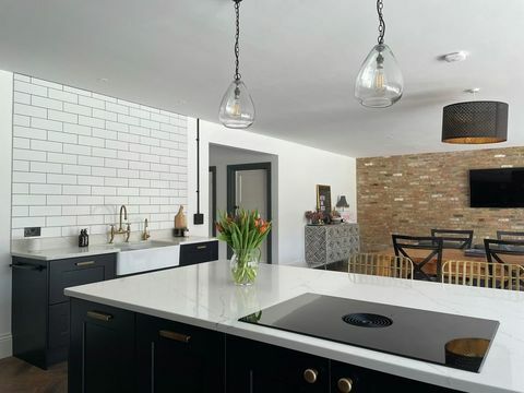 bungalow diri membangun dapur setelah