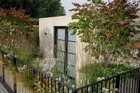 chelsea flower show 2021 balkon mekar, taman balkon