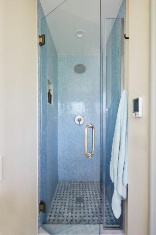 shower kamar mandi utama