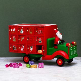 Kalender Kedatangan Kayu Santa Lorry